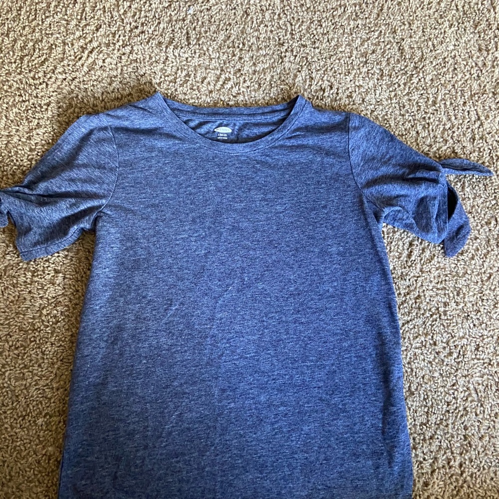 Old navy t-shirt